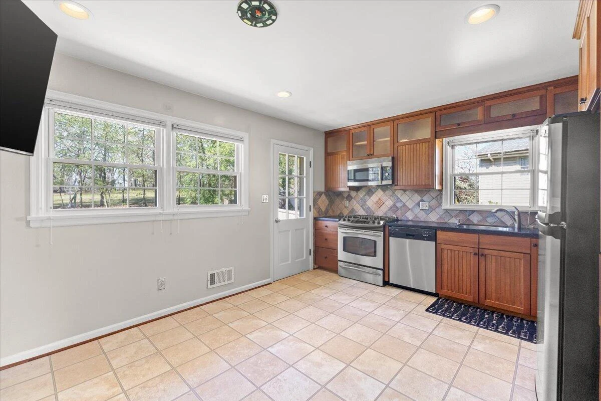 5019 Keithwood DR - Photo 3