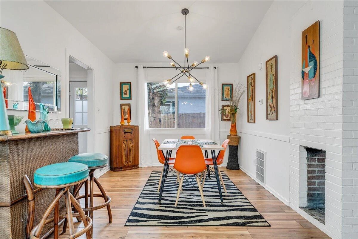 2354 Berkley AVE - Photo 12