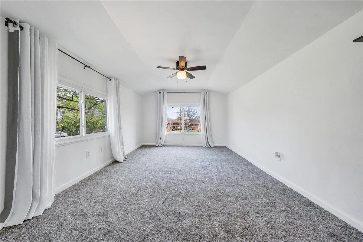 2354 Berkley AVE - Photo 18