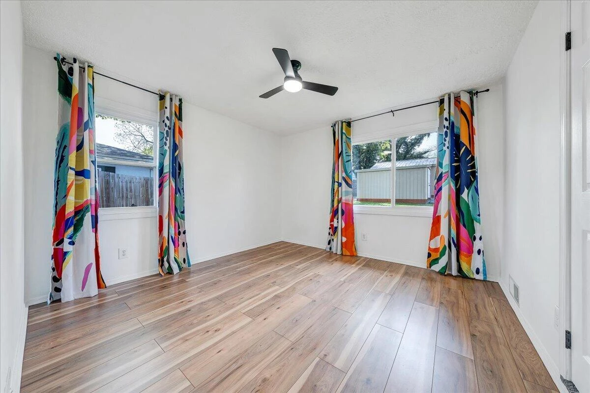 2354 Berkley AVE - Photo 22