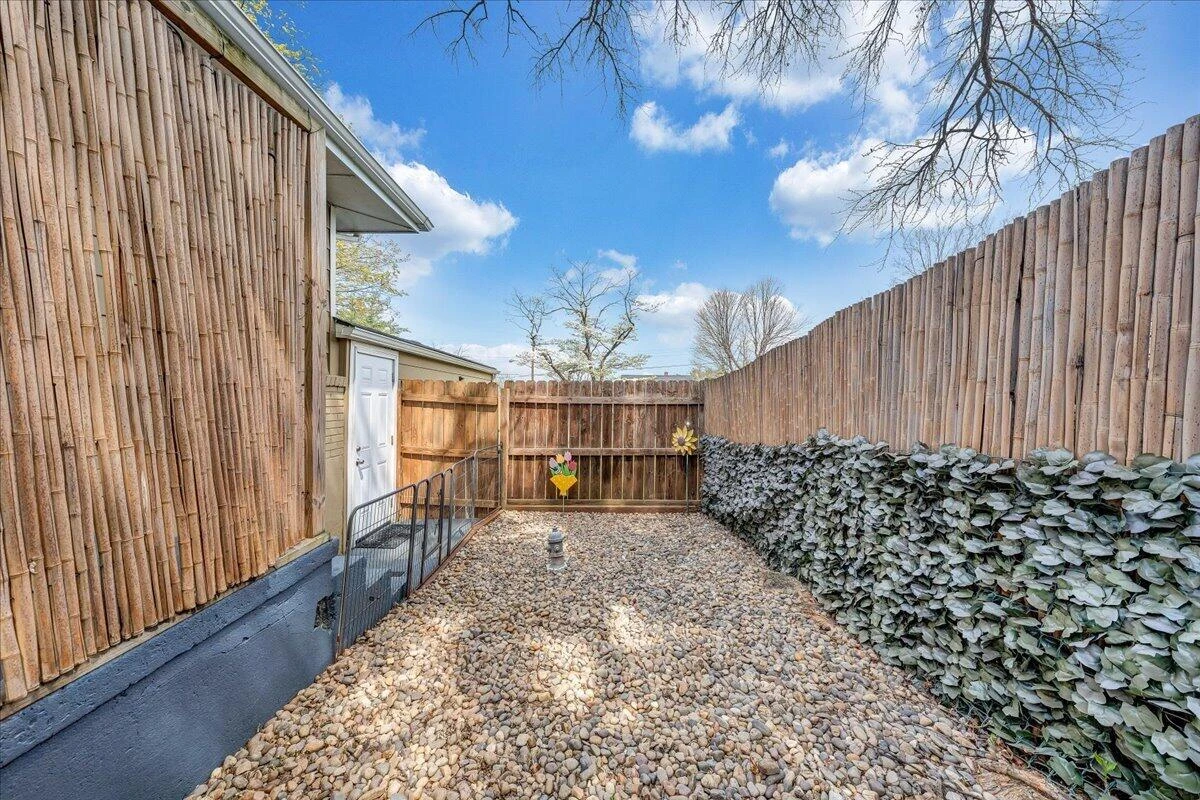 2354 Berkley AVE - Photo 27