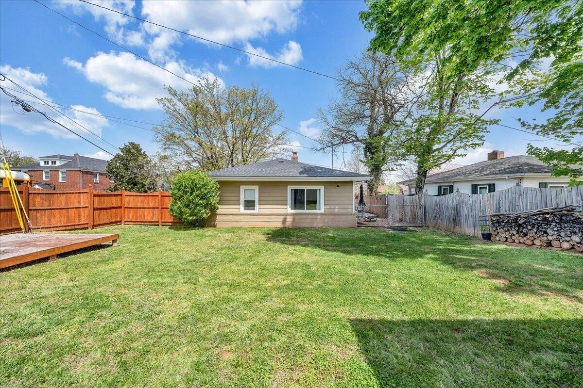 2354 Berkley AVE - Photo 32