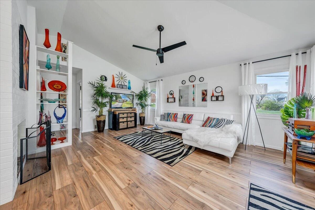 2354 Berkley AVE - Photo 8