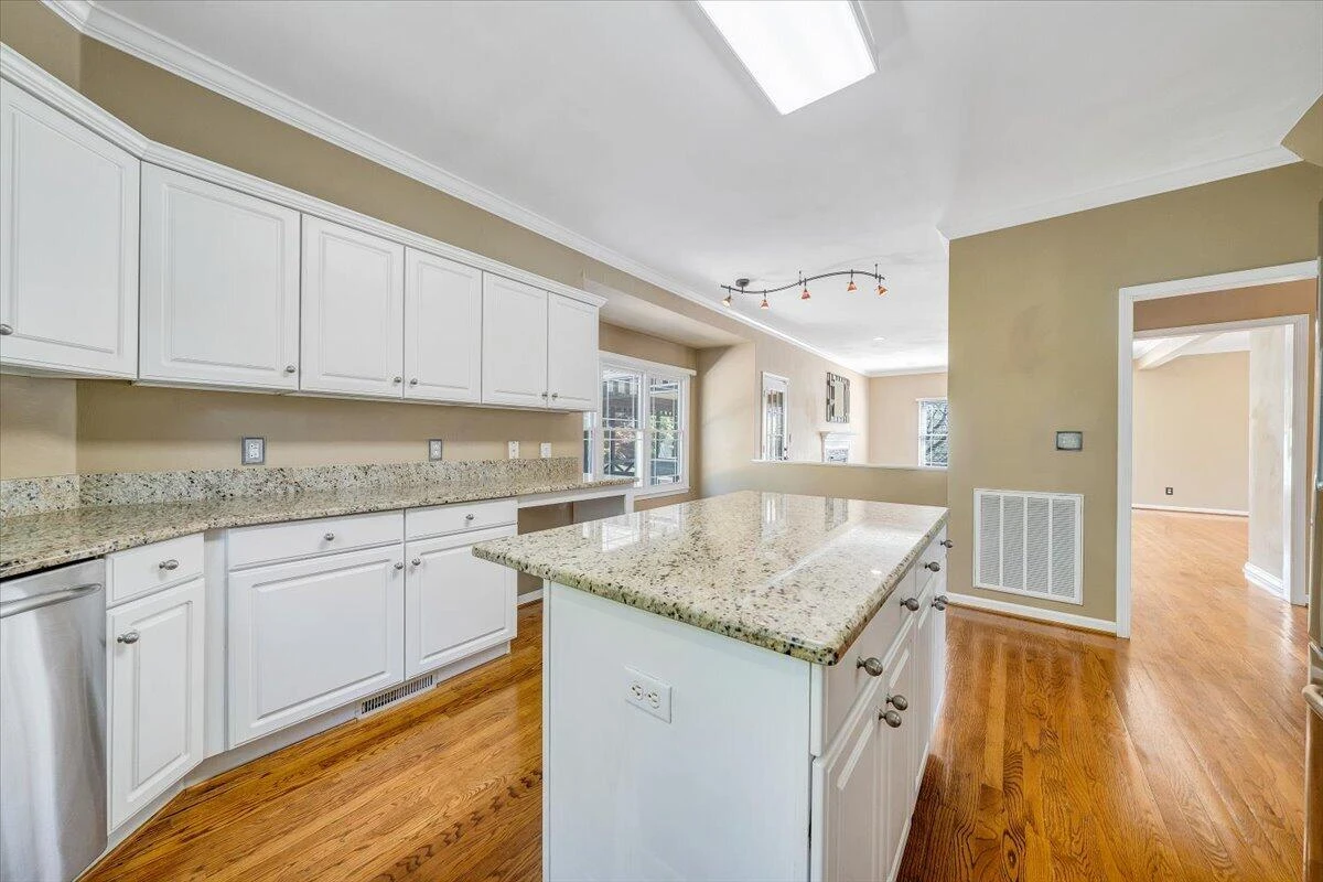 7706 Hollins Court CIR - Photo 25