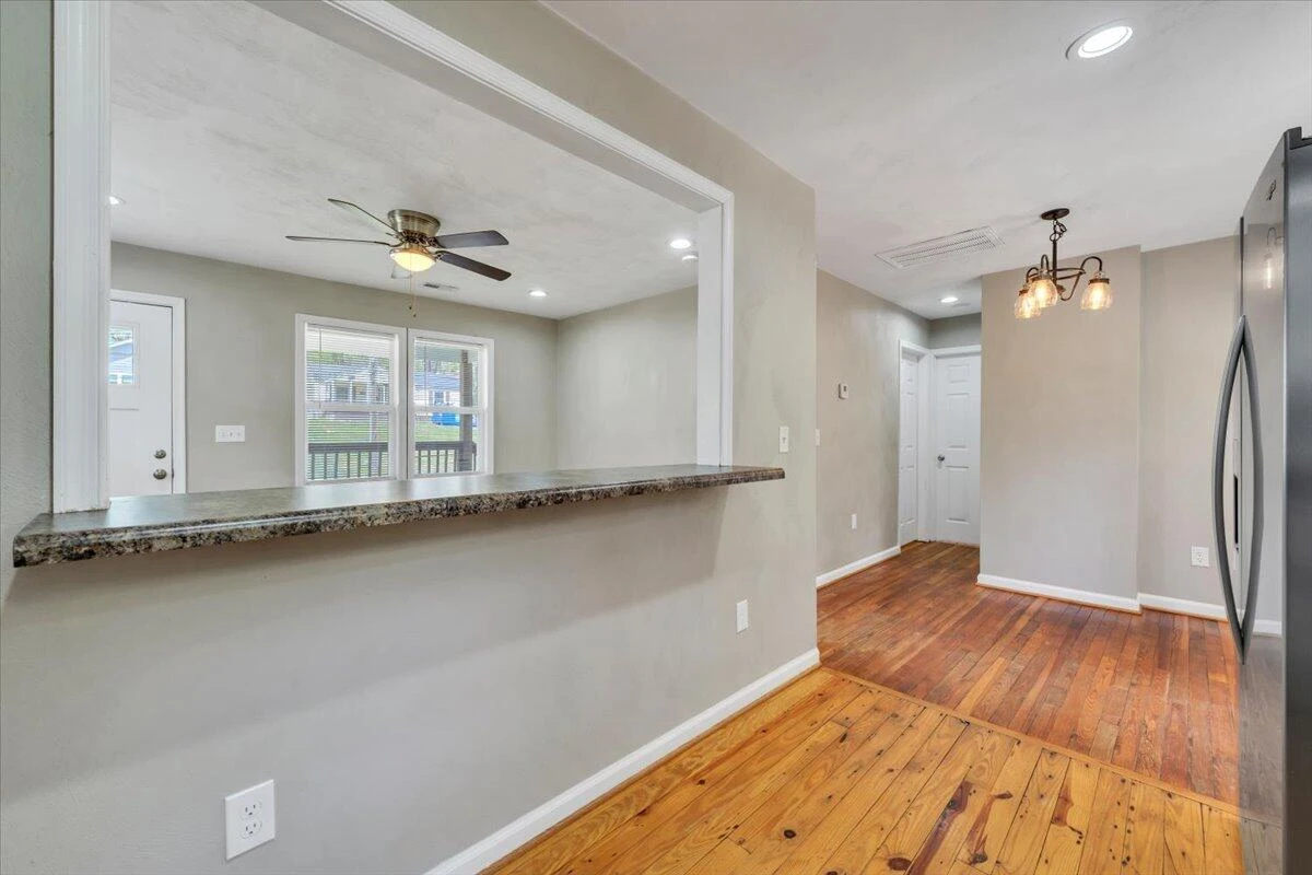 1423 Varnell AVE - Photo 17