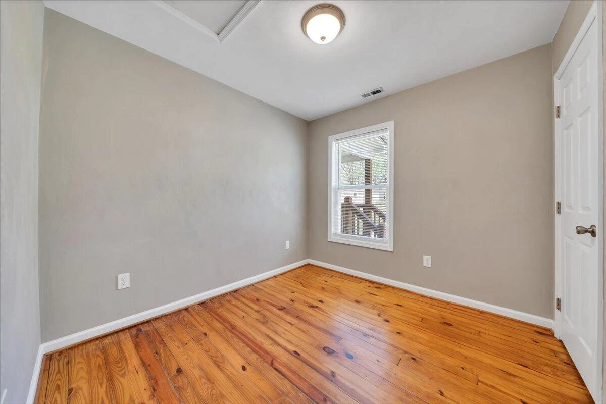 1423 Varnell AVE - Photo 18