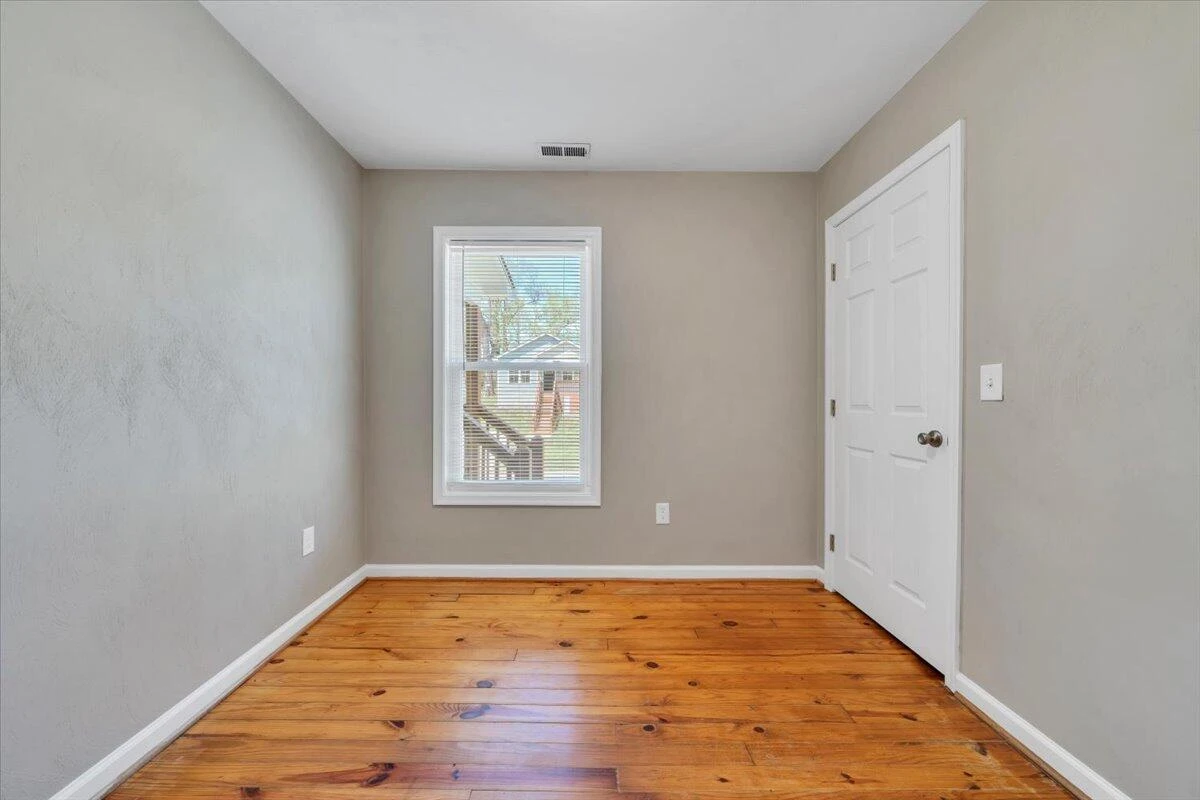 1423 Varnell AVE - Photo 19