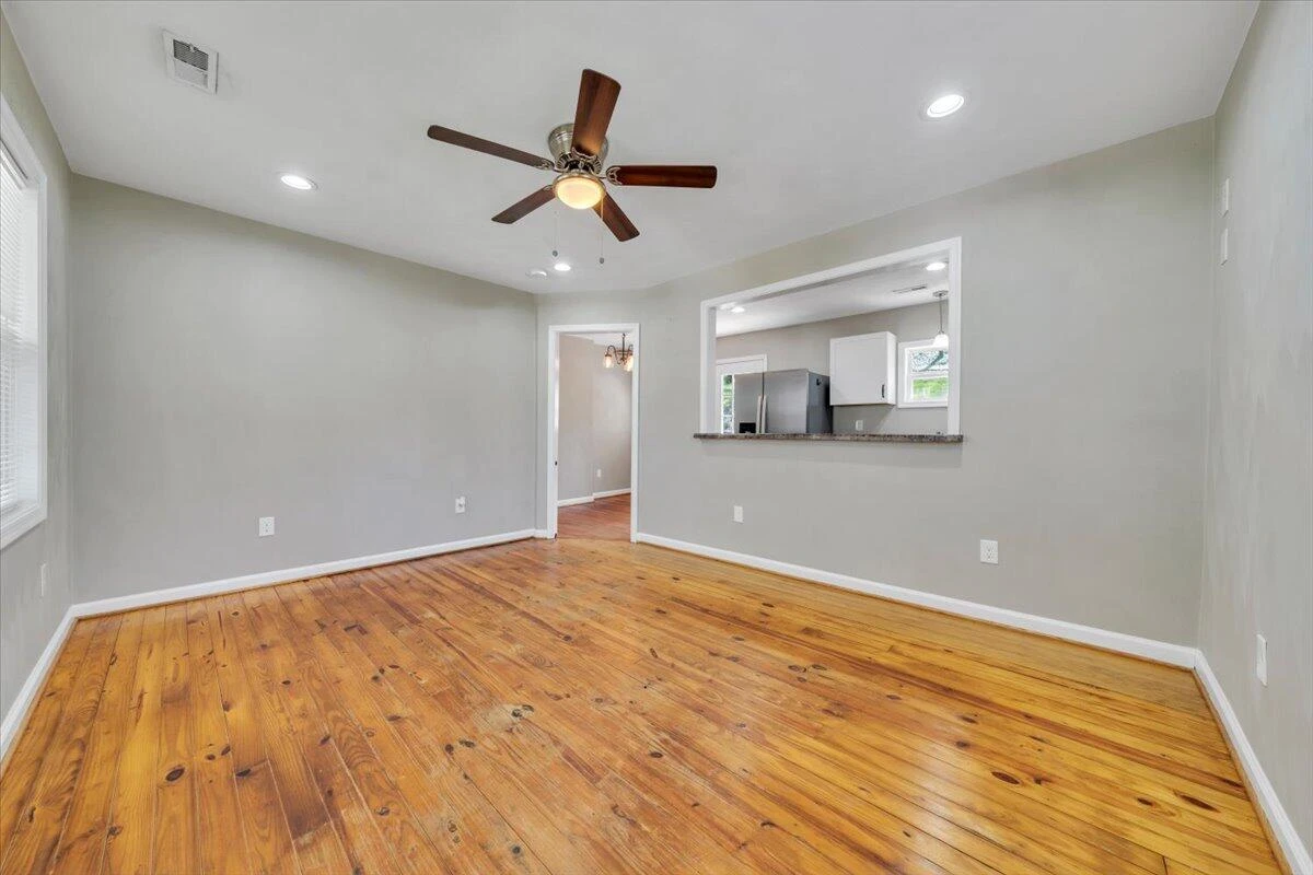 1423 Varnell AVE - Photo 3