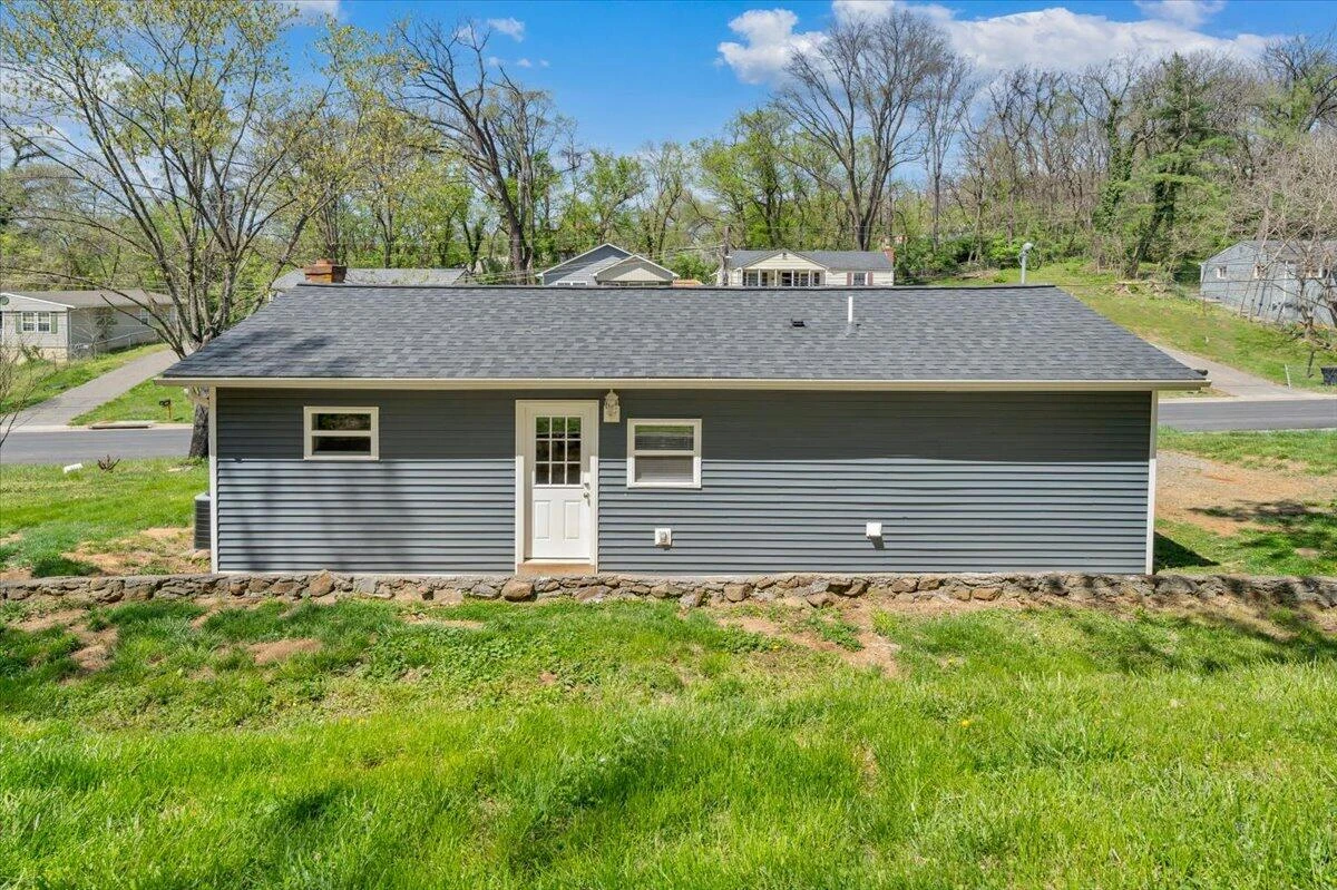 1423 Varnell AVE - Photo 32