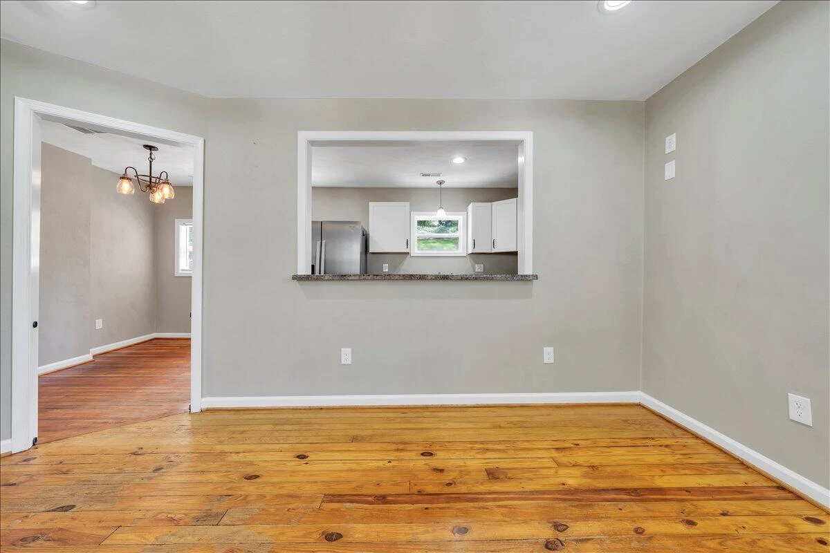 1423 Varnell AVE - Photo 4