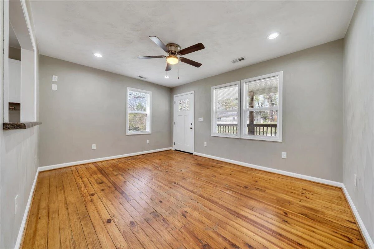 1423 Varnell AVE - Photo 5
