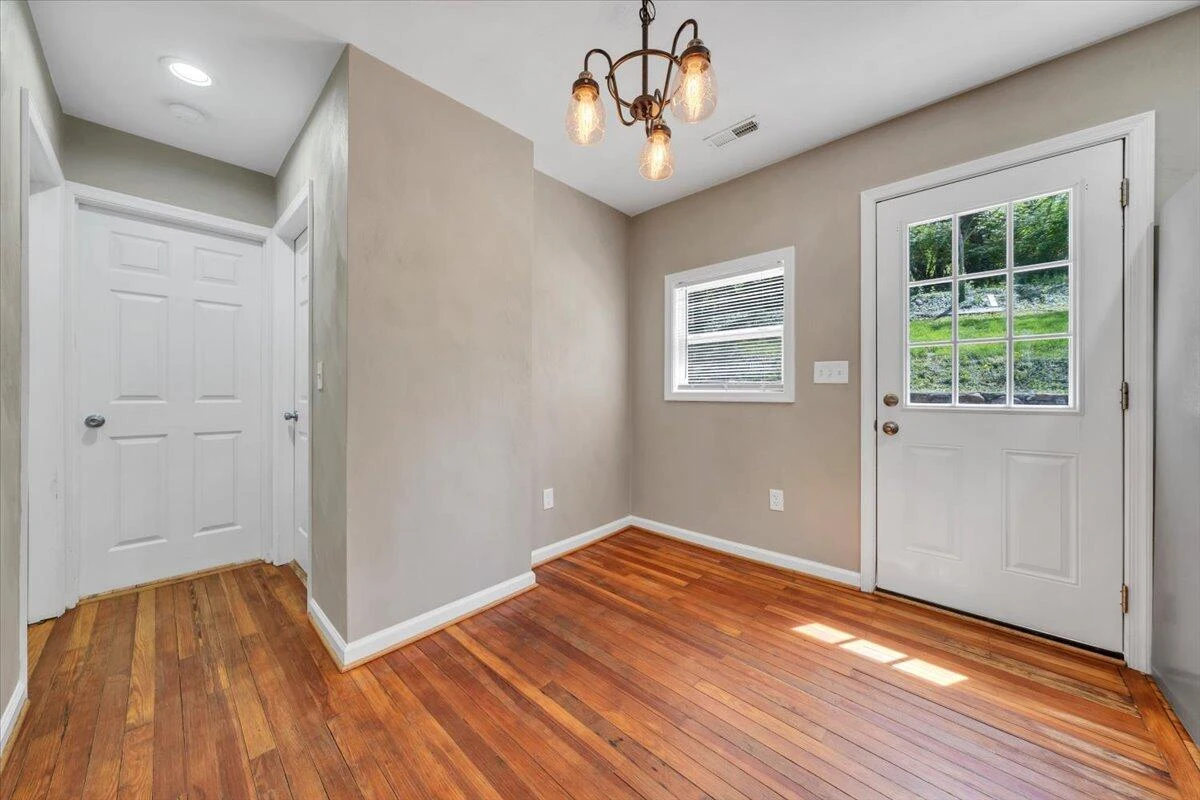 1423 Varnell AVE - Photo 8