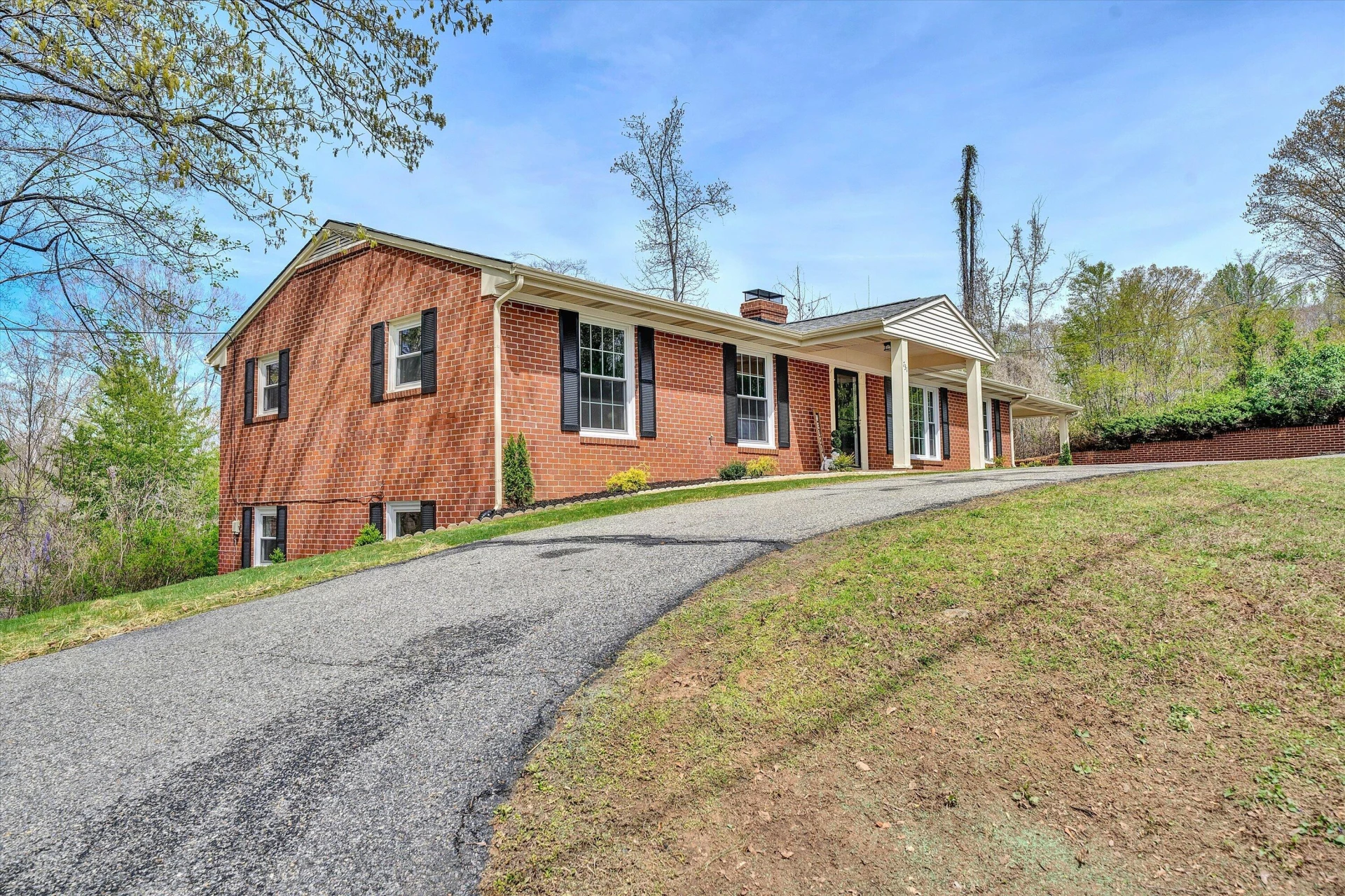 731 BASSETT HEIGHTS RD - Photo 5
