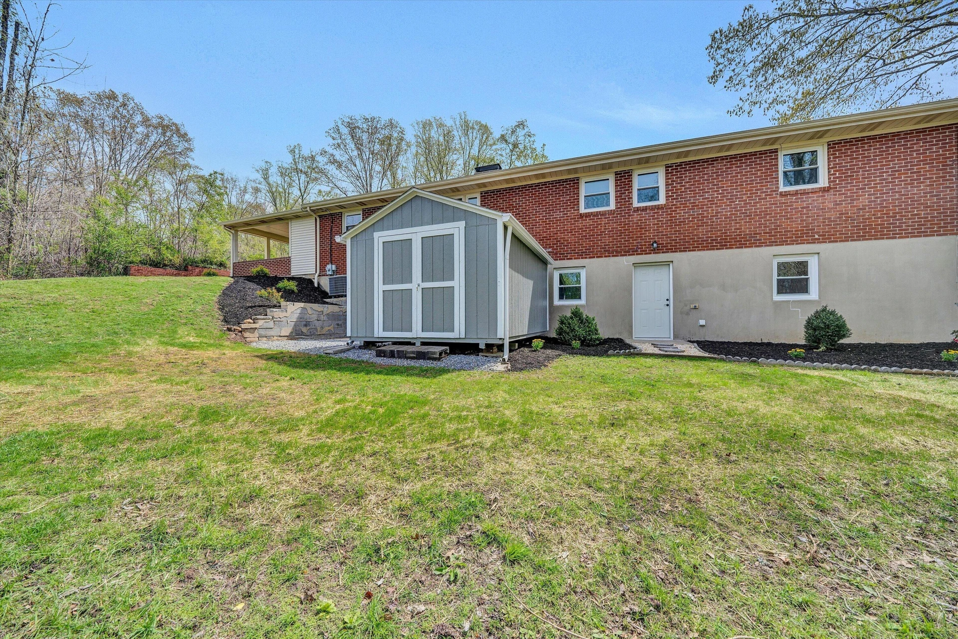 731 BASSETT HEIGHTS RD - Photo 6