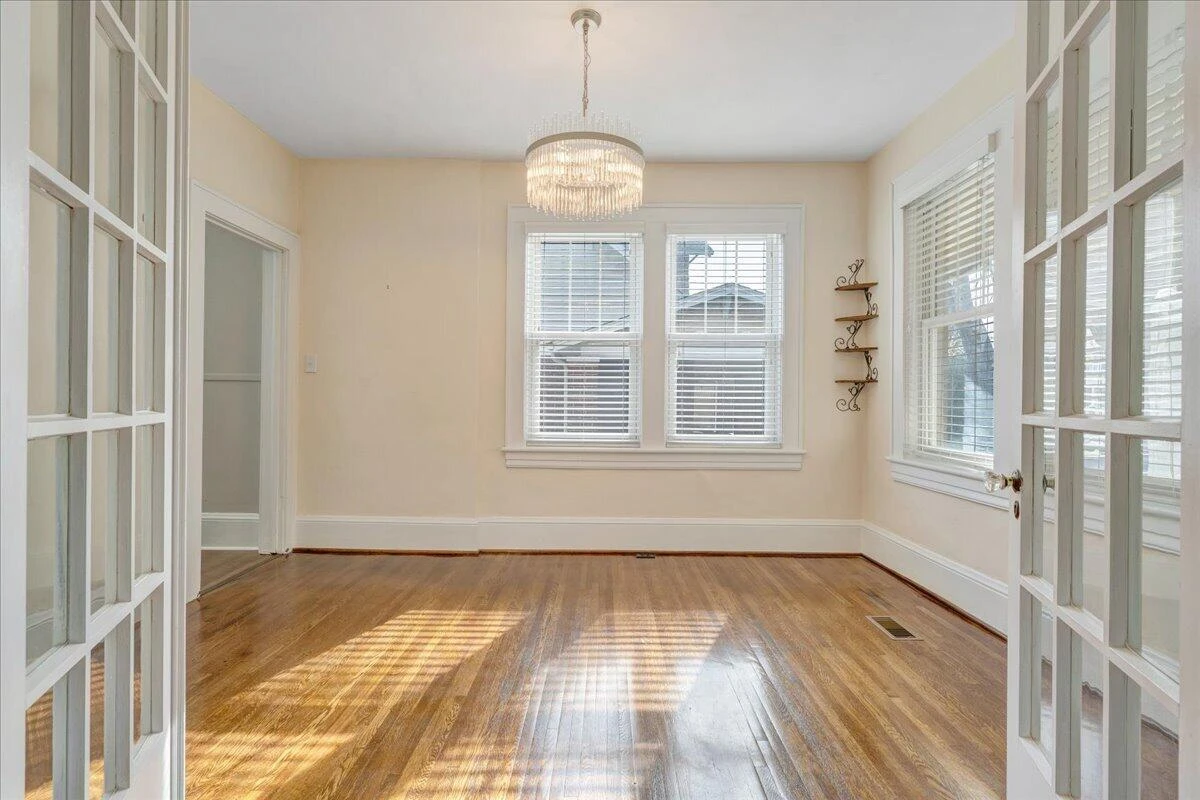 1819 Maiden LN - Photo 15
