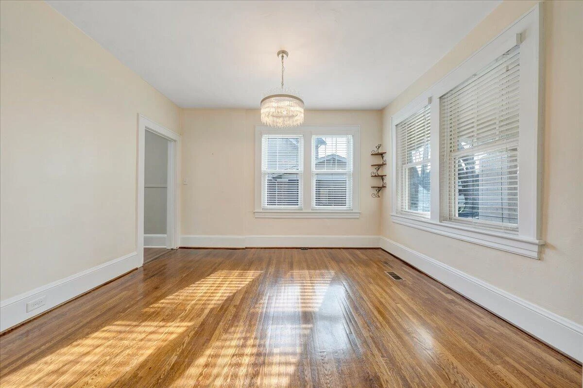1819 Maiden LN - Photo 16