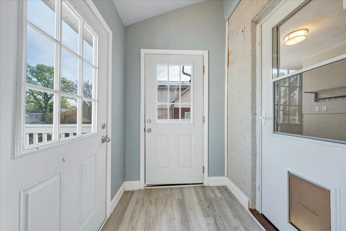 1819 Maiden LN - Photo 26