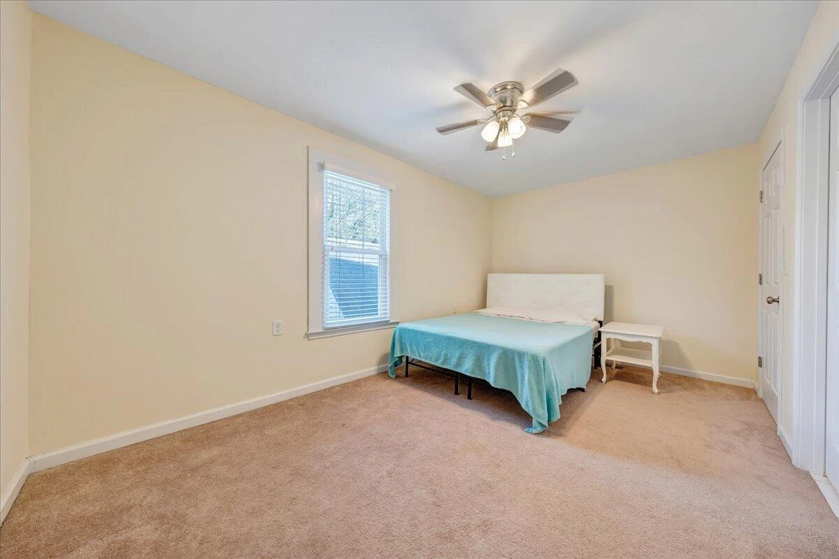 1819 Maiden LN - Photo 28