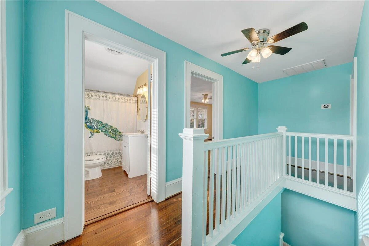 1819 Maiden LN - Photo 31