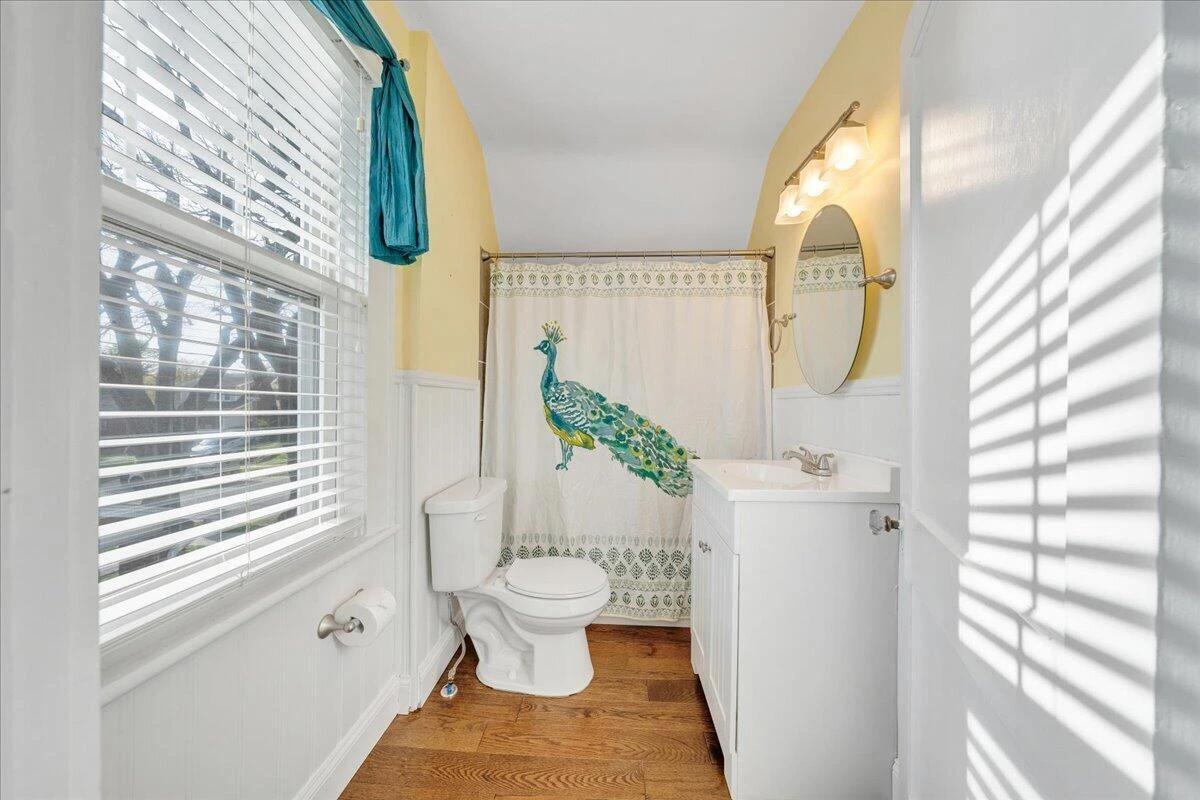 1819 Maiden LN - Photo 32
