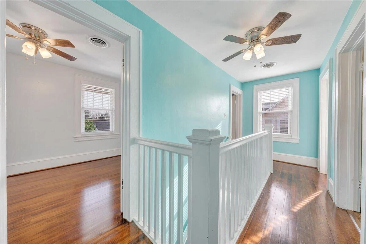 1819 Maiden LN - Photo 33