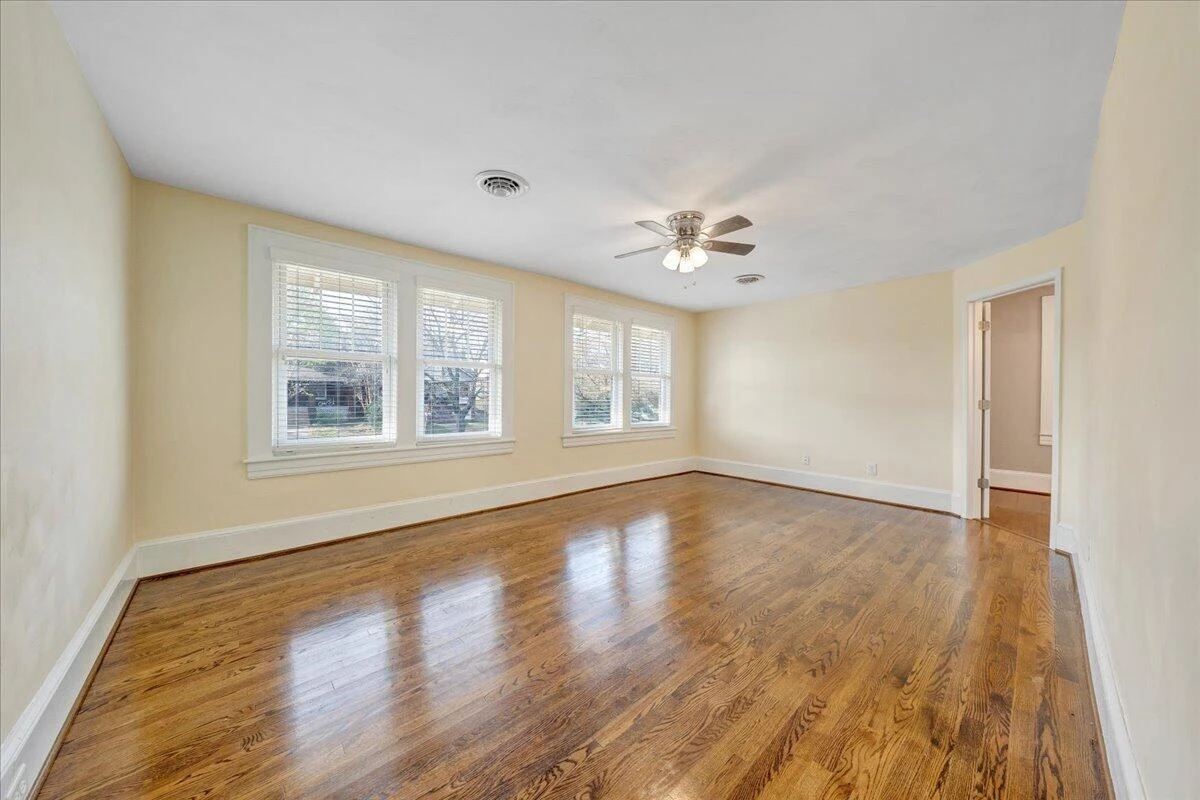 1819 Maiden LN - Photo 34