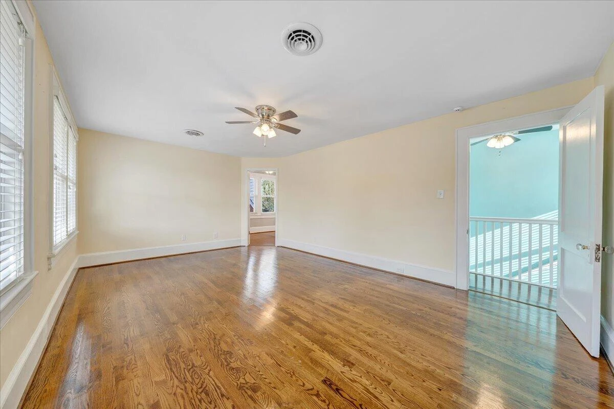 1819 Maiden LN - Photo 35