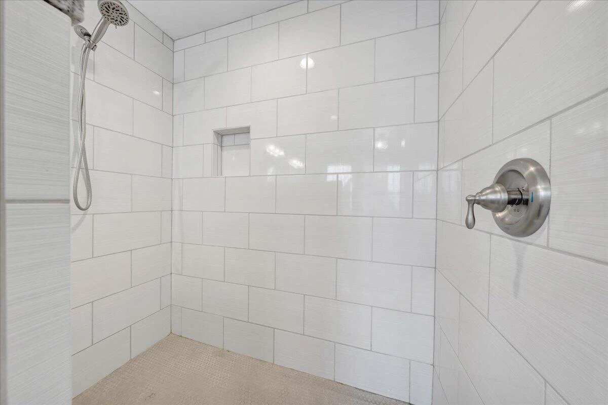1819 Maiden LN - Photo 40