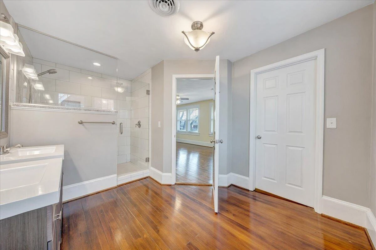 1819 Maiden LN - Photo 41