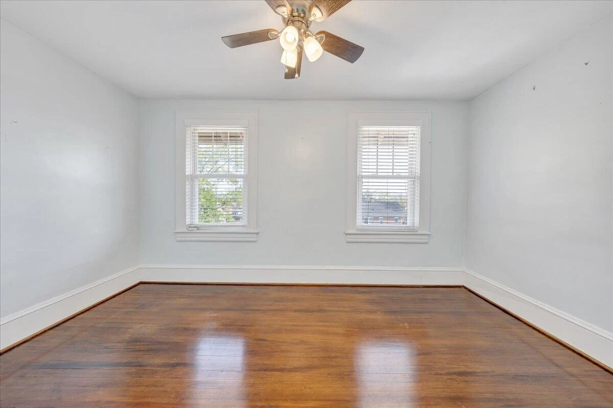 1819 Maiden LN - Photo 42