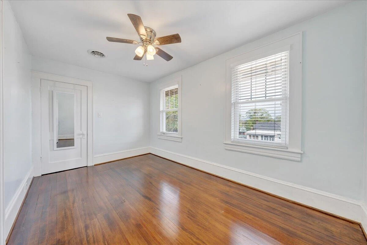 1819 Maiden LN - Photo 43
