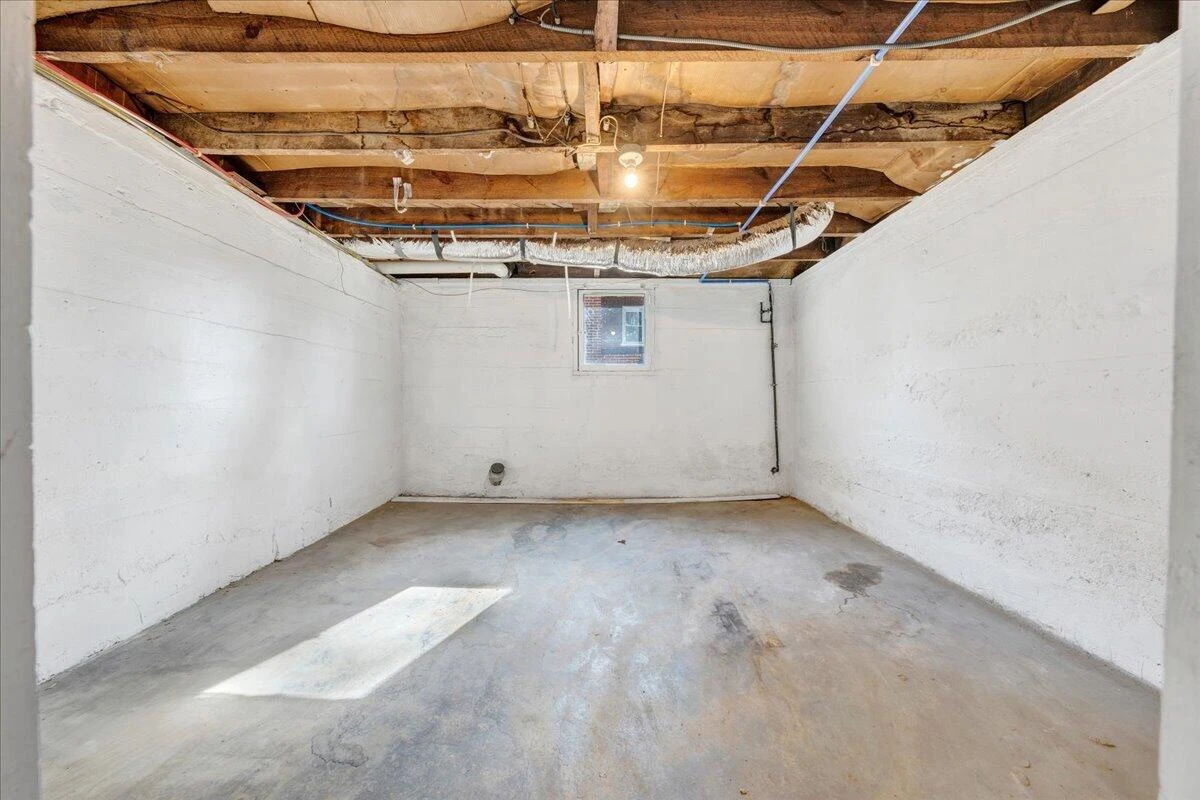 1819 Maiden LN - Photo 48
