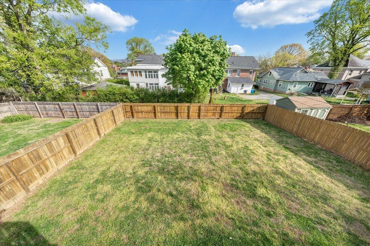 1819 Maiden LN - Photo 52