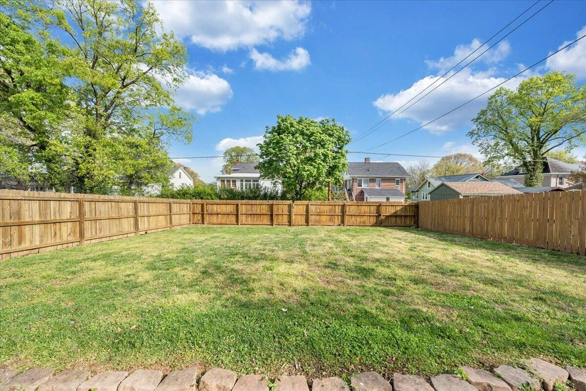 1819 Maiden LN - Photo 53
