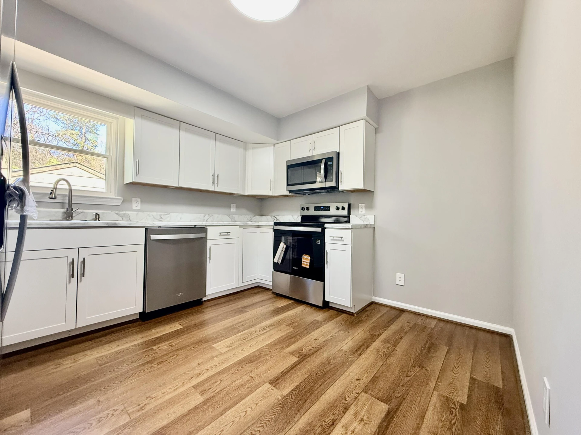 3213 Forest Park BLVD - Photo 10