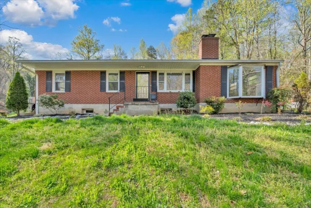 1065 Cain DR