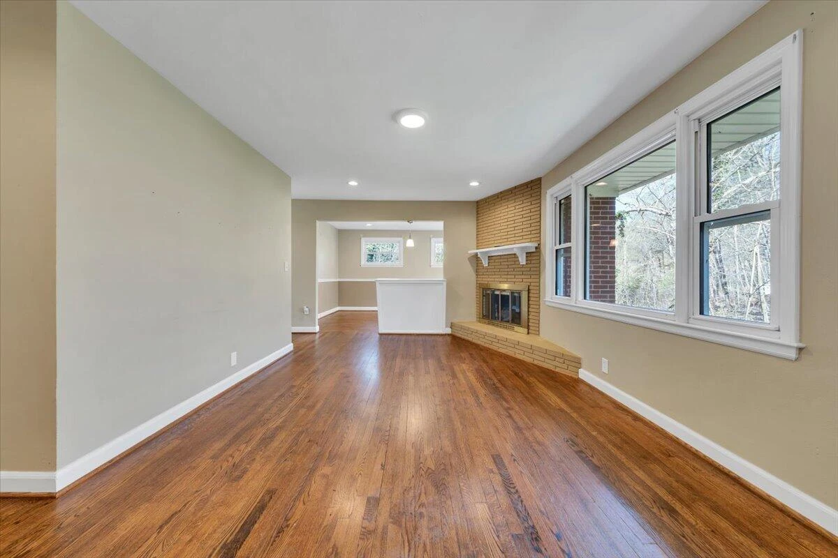 1065 Cain DR - Photo 11