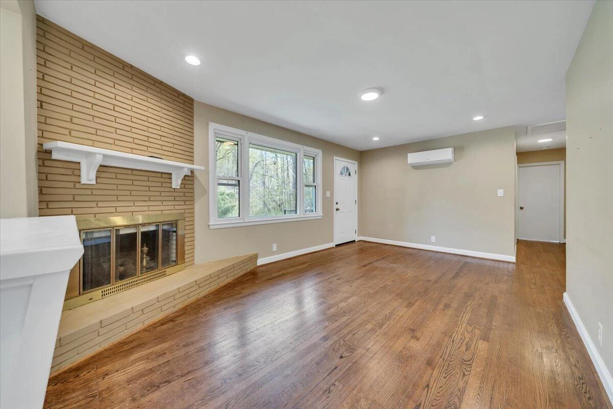 1065 Cain DR - Photo 13