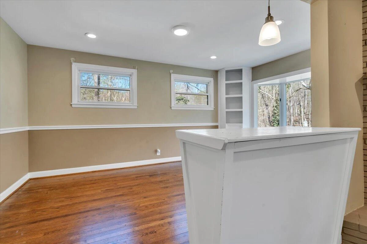 1065 Cain DR - Photo 14
