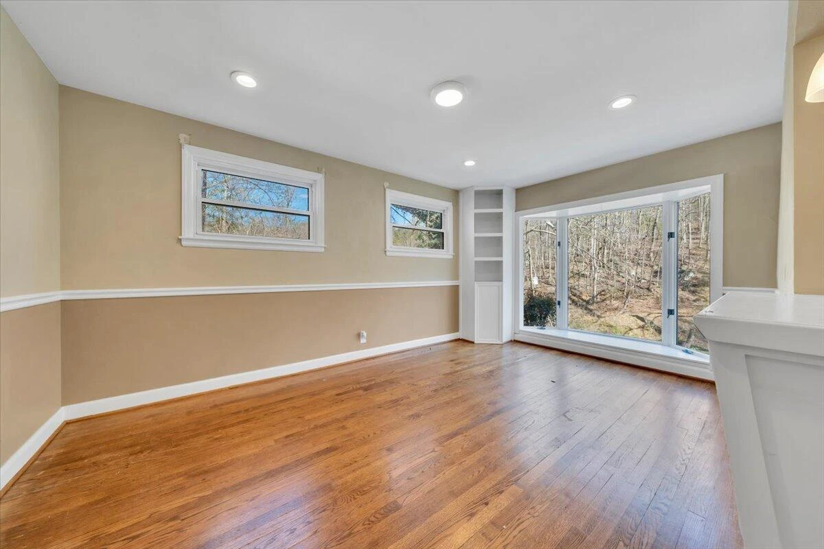 1065 Cain DR - Photo 15