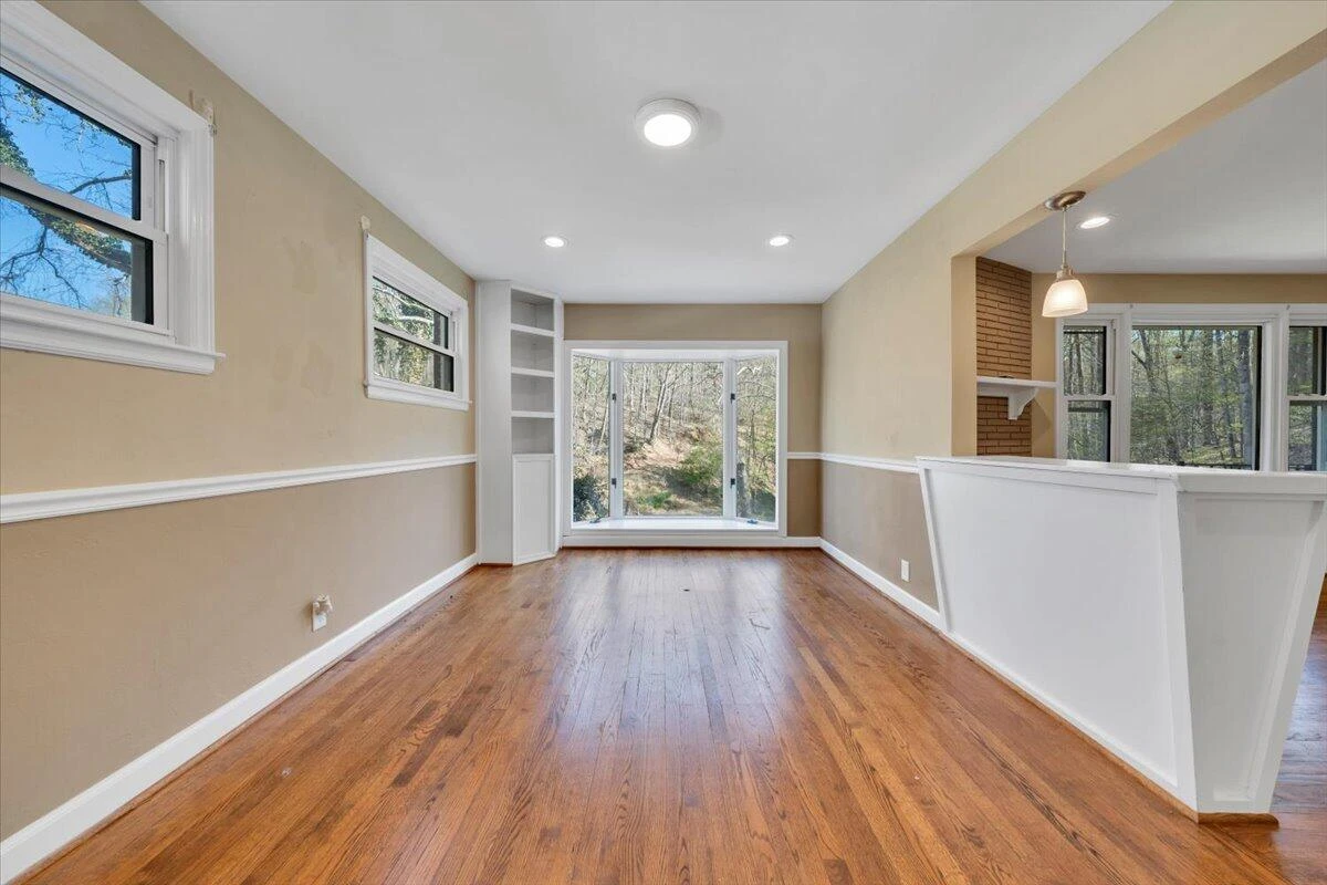 1065 Cain DR - Photo 16