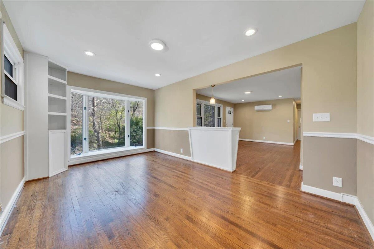 1065 Cain DR - Photo 17