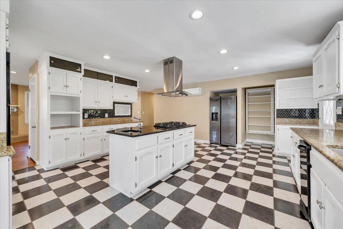1065 Cain DR - Photo 22