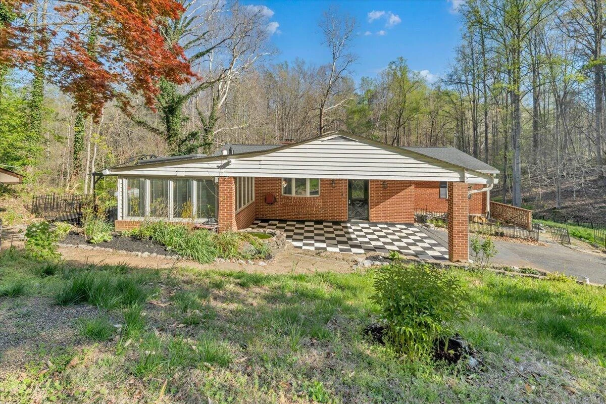 1065 Cain DR - Photo 6