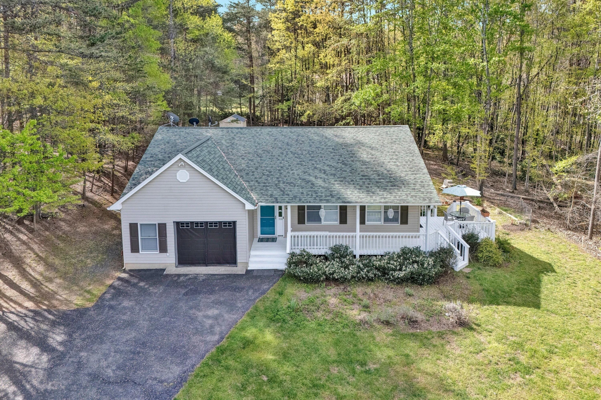 990 Highland Lake RD - Photo 3