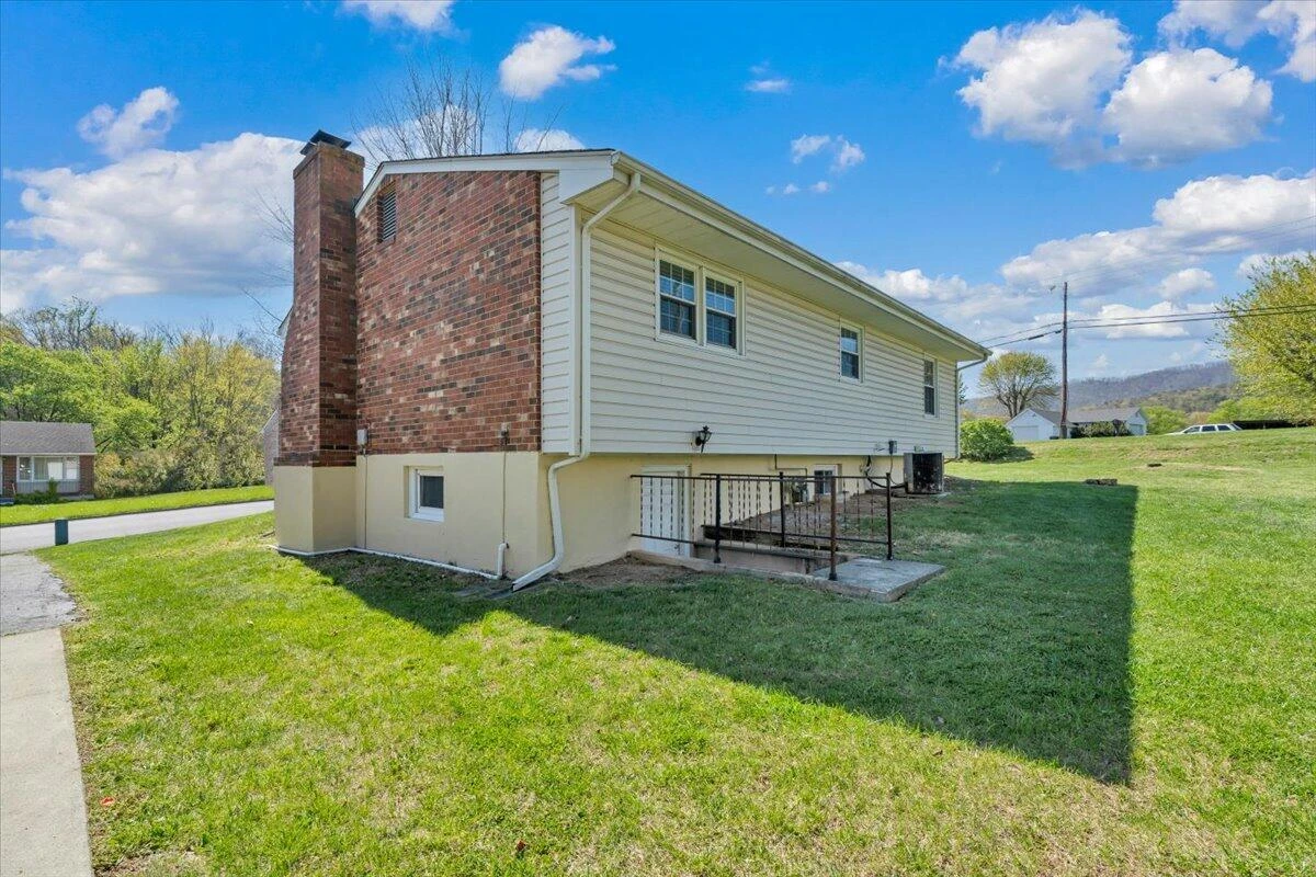 5523 Taney DR - Photo 23