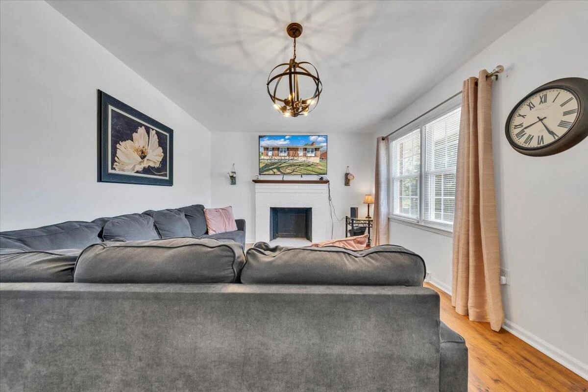 5523 Taney DR - Photo 3