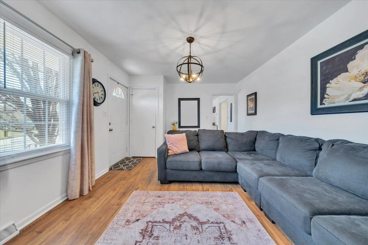 5523 Taney DR - Photo 5