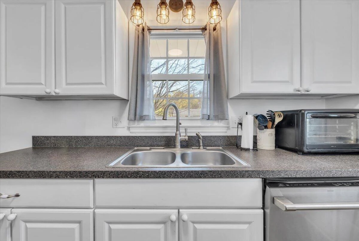 5523 Taney DR - Photo 9