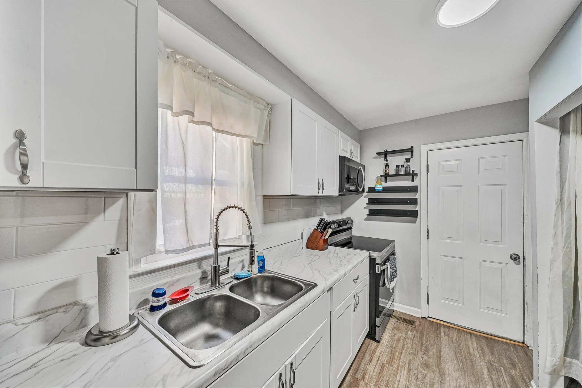 2262 Mountain View TER - Photo 8